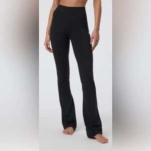 Vuori All The Feels Slim Flare in Black: Small